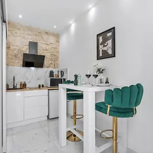  Appartamento 2 - Hyper Centre - Air-conditioned - Terrace - Quiet - Tramway - Equipped Kitchen - Wifi